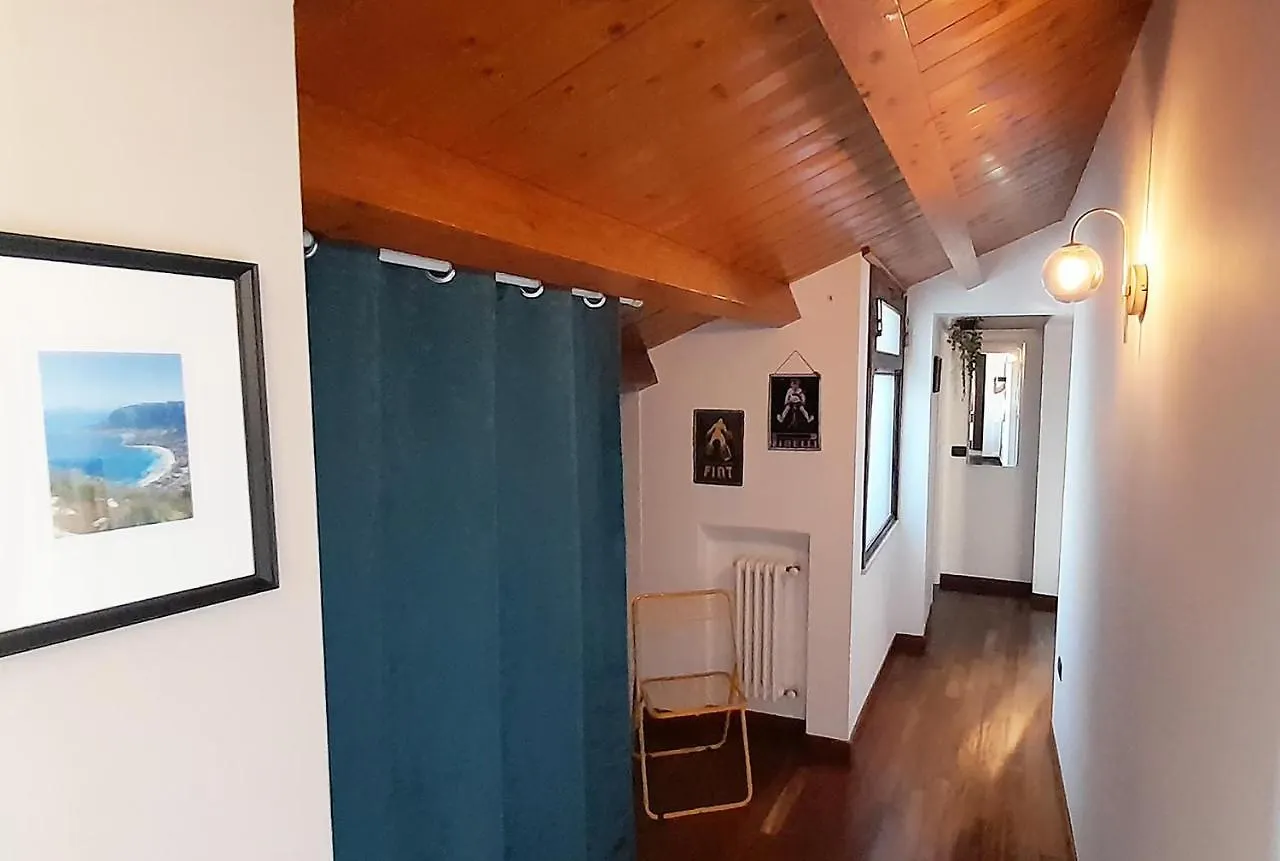 Terrace With View Attic In Old Town Ballarhome パレルモ 0*,  イタリア